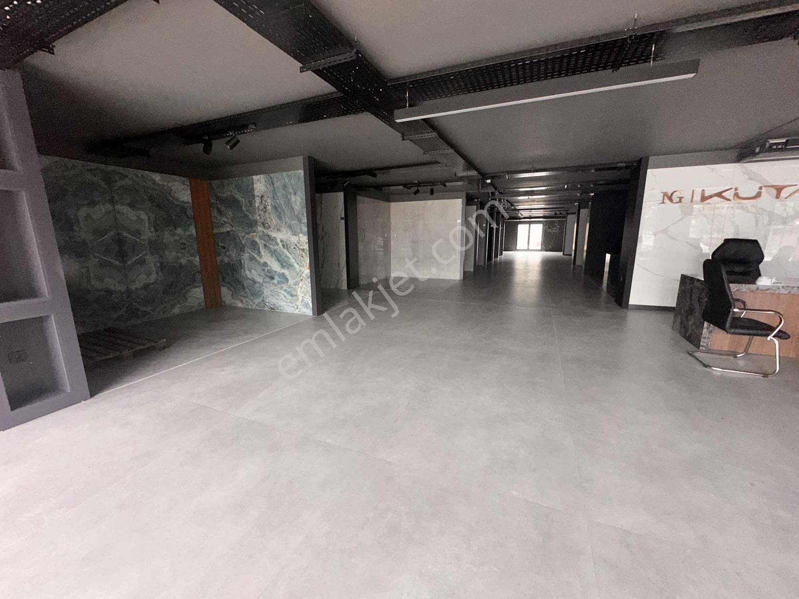 Ordu Giresun Bulvar Üzeri Lüx Dizayn 1345 M2 Kiralık İşyeri - Görsel 11