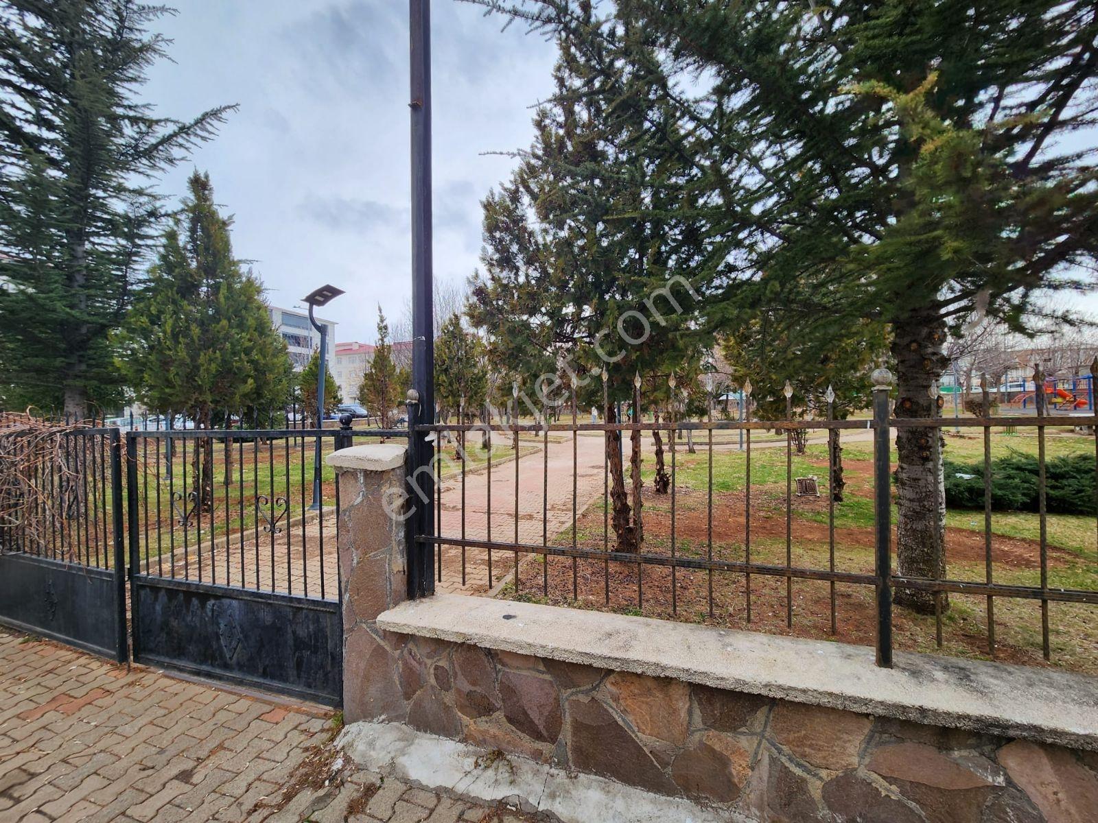 Emlak Dünyasından Karşıyaka Mahallesinde Satılık Daire - Görsel 3