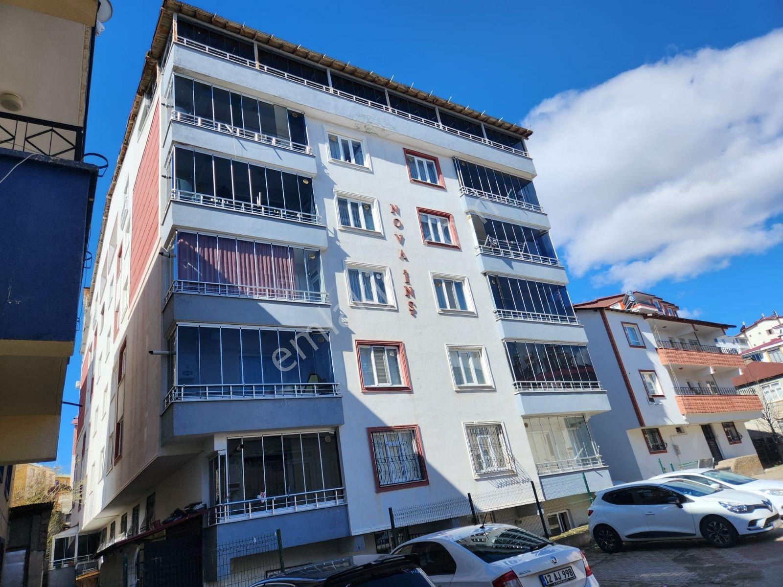 Emlak Dünyasından Bahçelievler De Satılık Ara Kat Daire