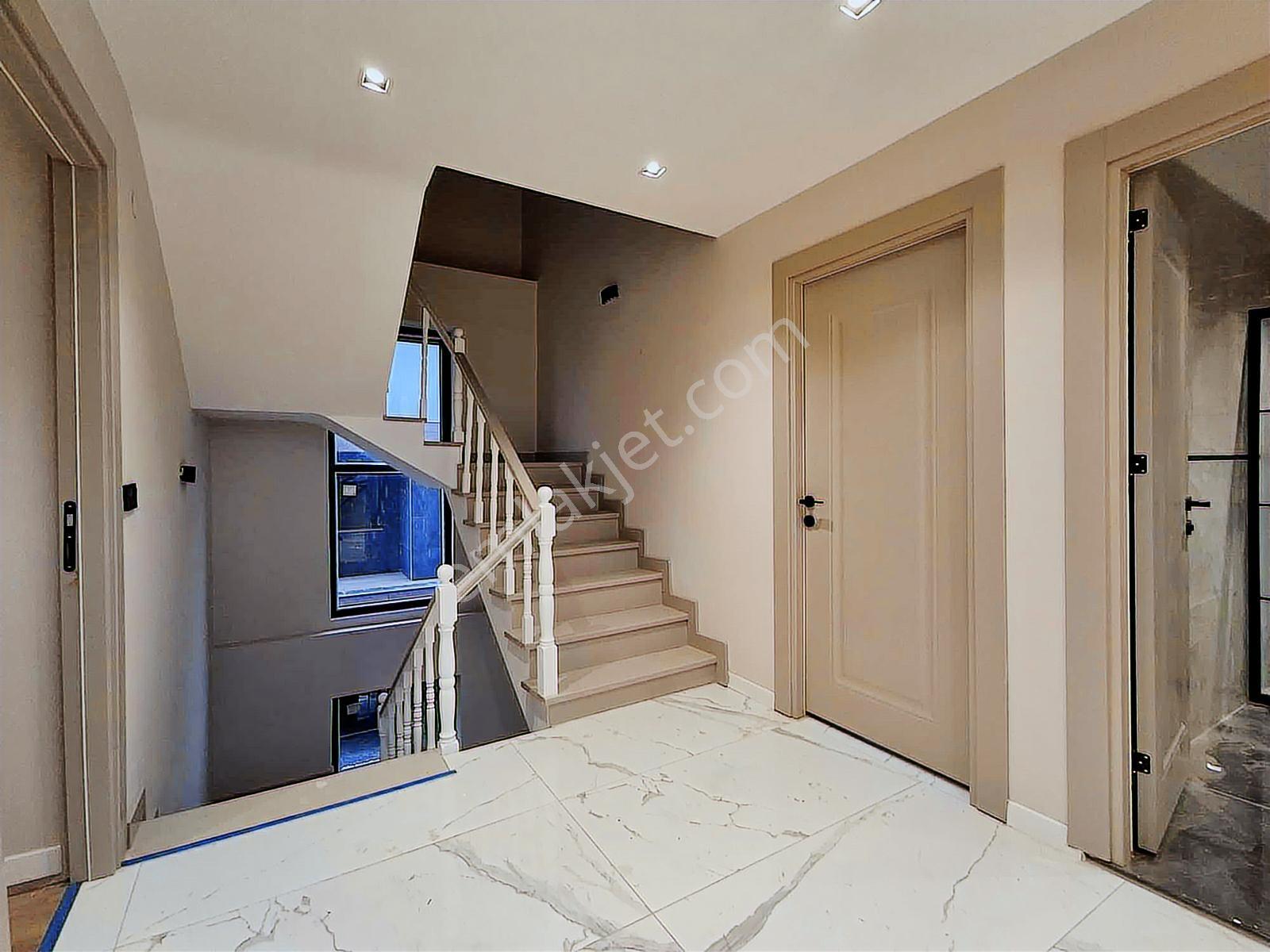 Silivri Çanta Bölgesinde Kiralık Sıfır Lüx 5+1 Villa - Görsel 24