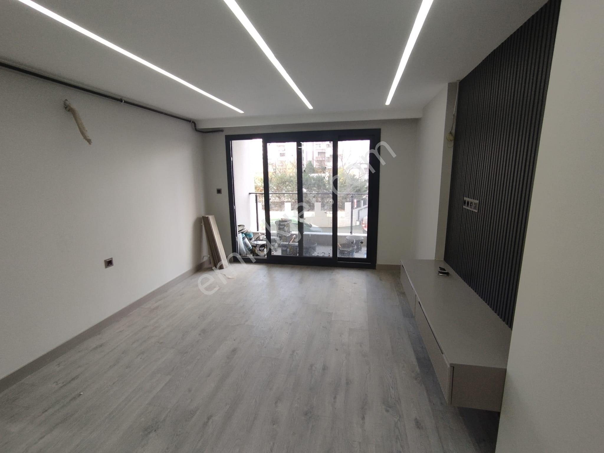 Cadde Üzerinde Yeşil Fırın Civarı Kapalı Otoparklı 2+1 Köşe Başı Sıfır Lüks Daire - Görsel 6