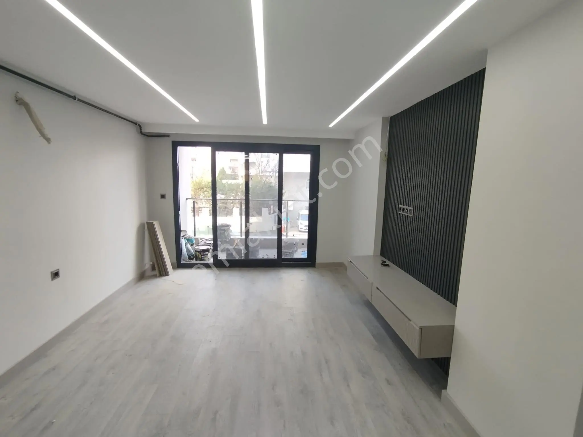 Cadde Üzerinde Yeşil Fırın Civarı Kapalı Otoparklı 2+1 Köşe Başı Sıfır Lüks Daire - Görsel 4
