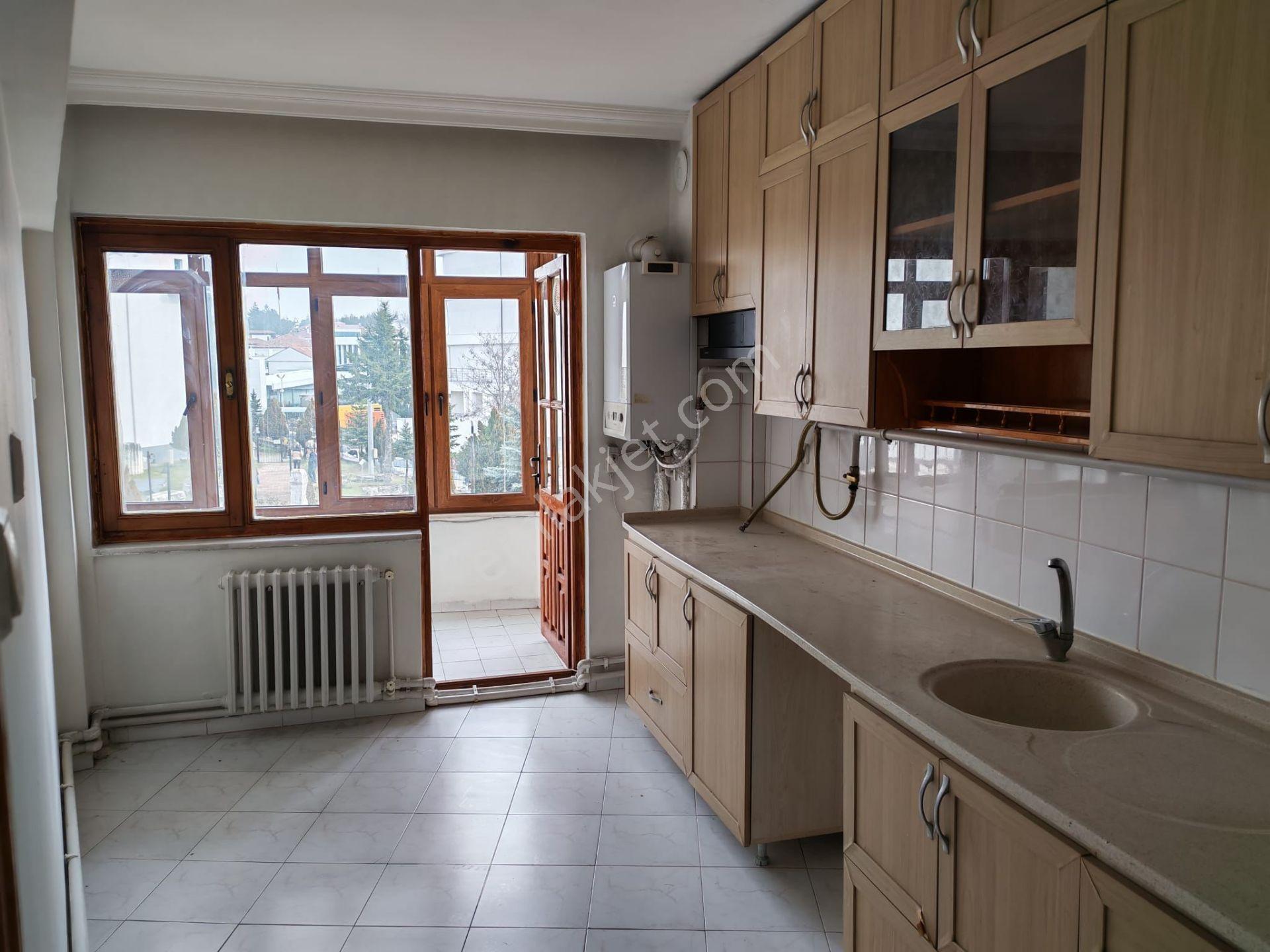 Bolu Merkez & Kültür Merkezi Karşısı & 3+1 & 140 M2 Uygun Fiyata - Görsel 7