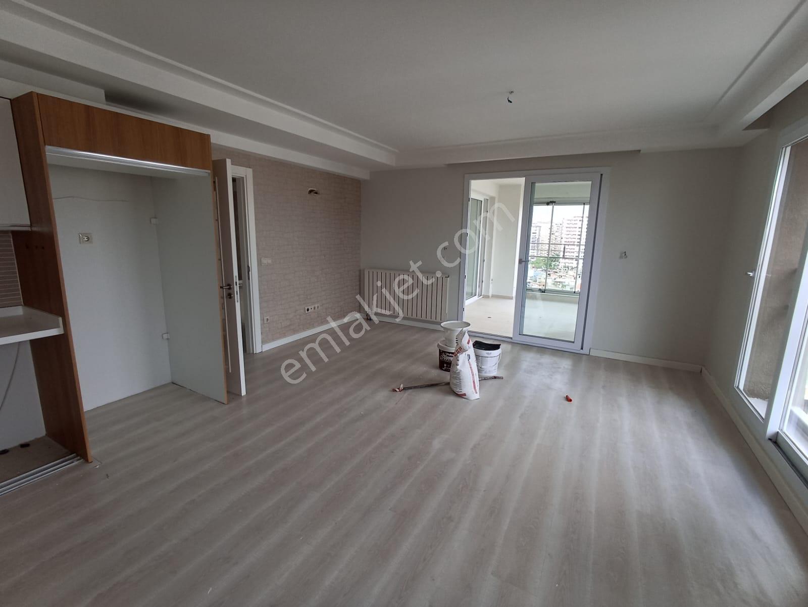 Türkmenbaşı Bulvarında Sosyal Yaşam Alanlı Yüzme Havuzlu Güvenlikli Sitede 4+1 Lüx Daire - Görsel 13