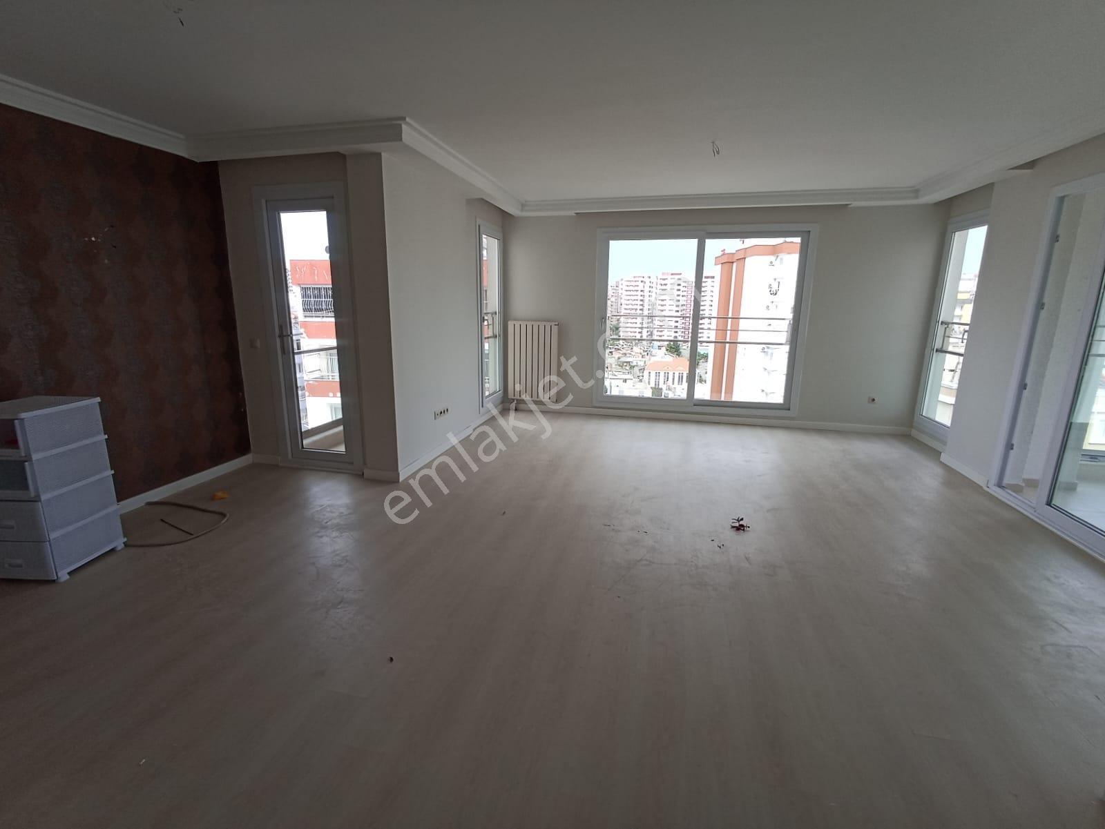 Türkmenbaşı Bulvarında Sosyal Yaşam Alanlı Yüzme Havuzlu Güvenlikli Sitede 4+1 Lüx Daire - Görsel 12