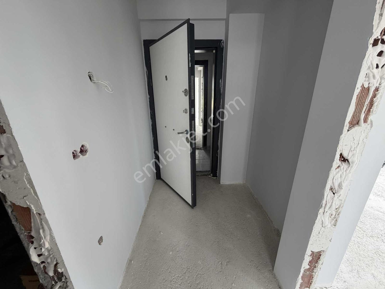 Yağmur Emlaktan Şehir Hastanesine Çok Yakın Satılık 1+1 Daire - Görsel 12