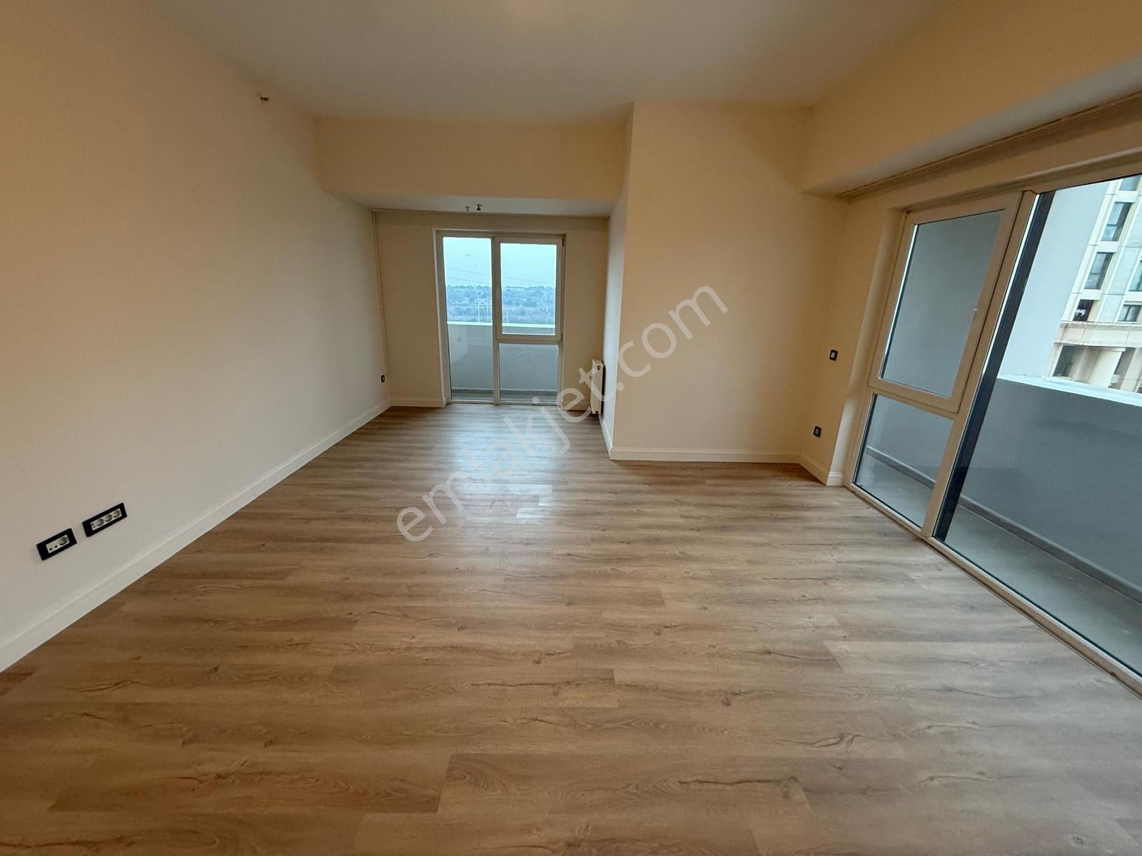 Venezia'da Full Balkon Ebeveyn Banyolu Boş Satılık 3+1 Daire - Görsel 12