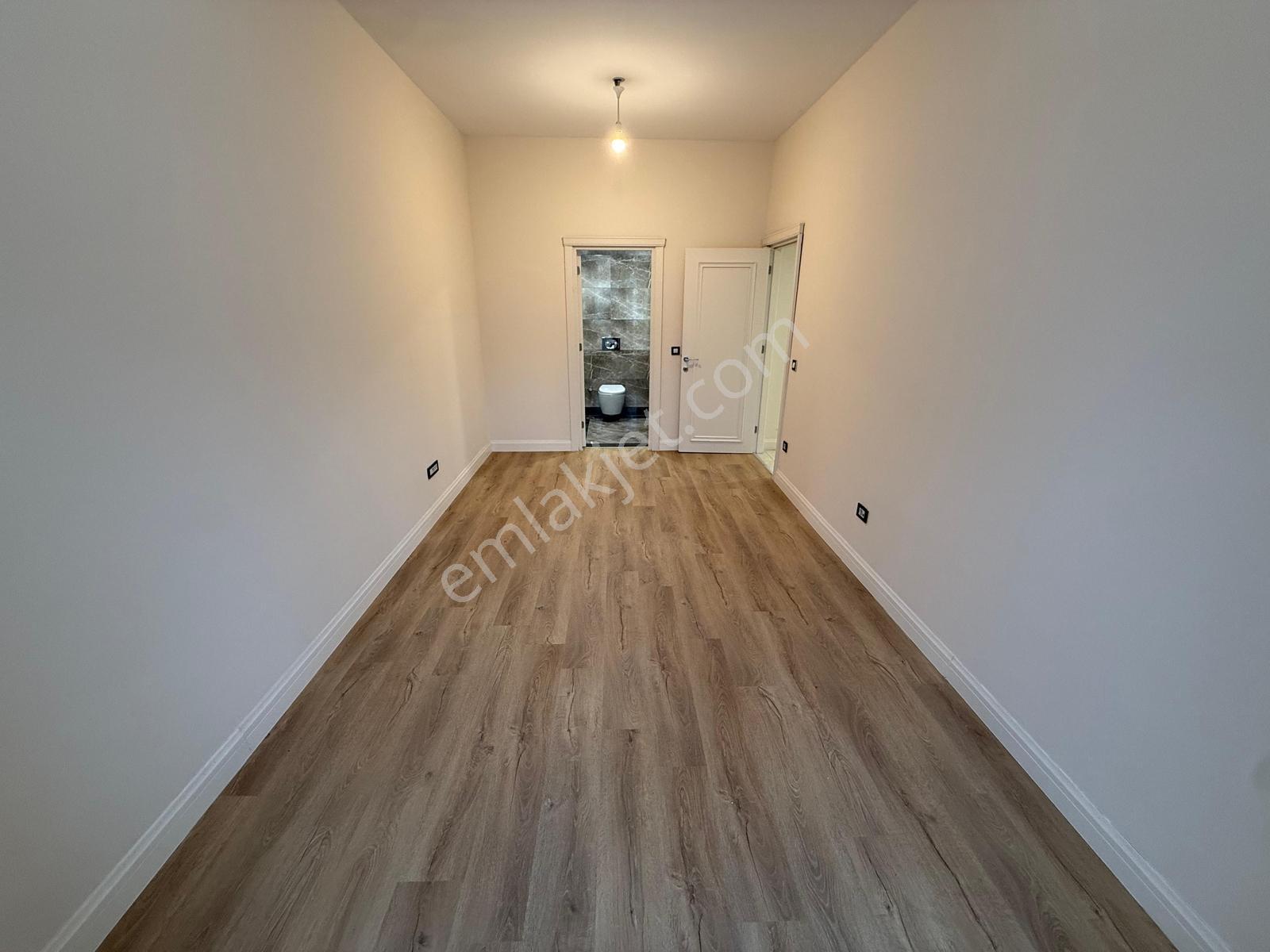 Venezia'da Full Balkon Ebeveyn Banyolu Boş Satılık 3+1 Daire - Görsel 16