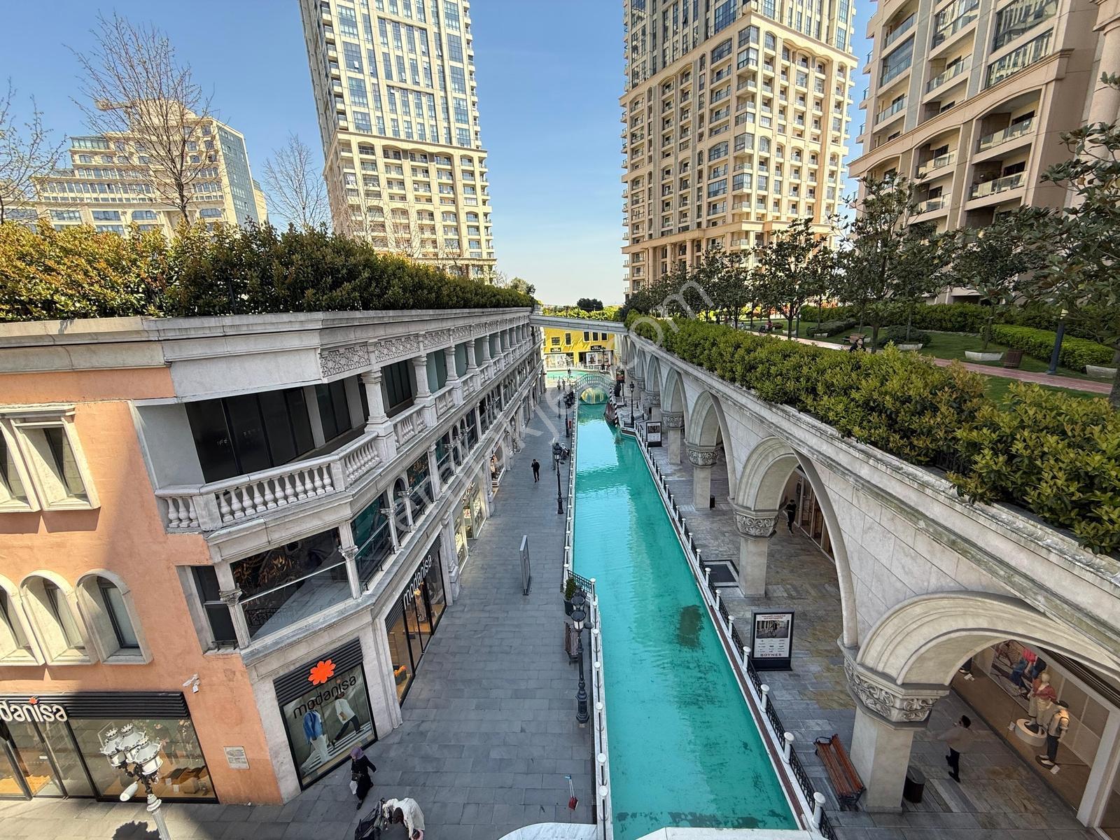 Venezia'da Full Balkon Ebeveyn Banyolu Boş Satılık 3+1 Daire - Görsel 24