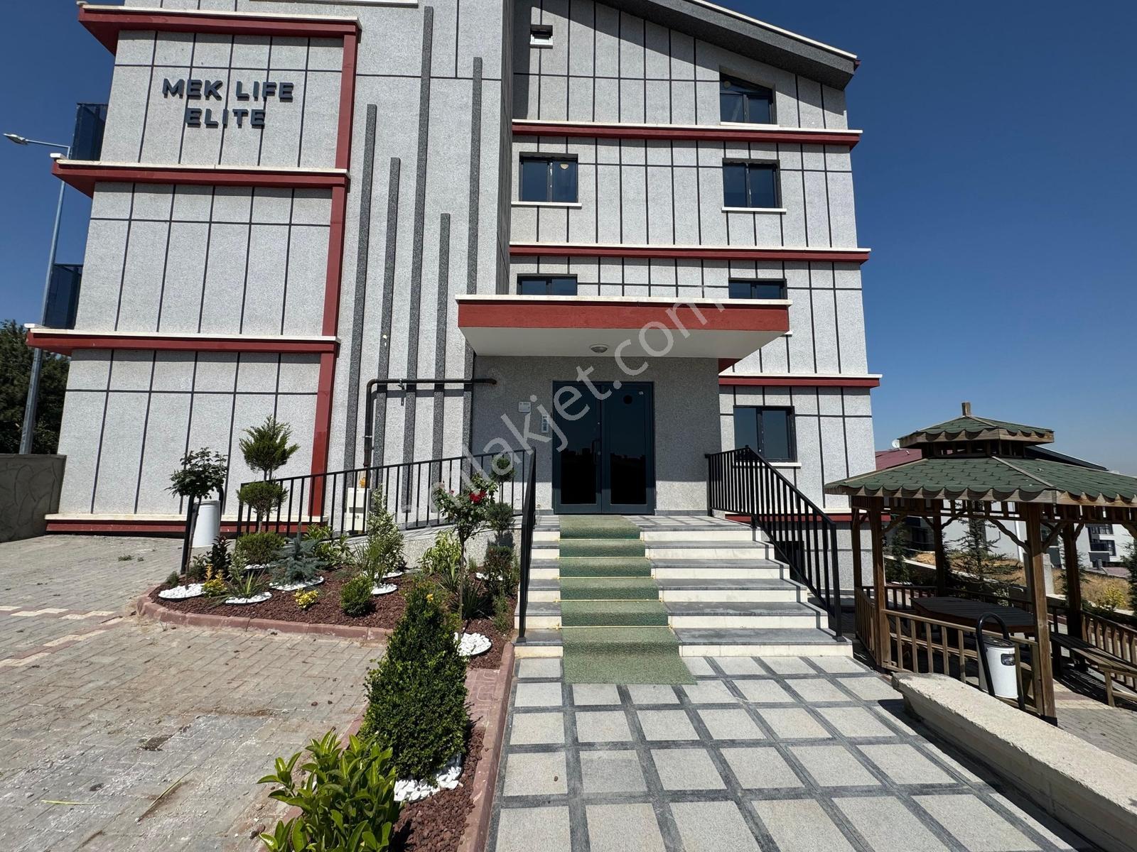 Alaçatıdan İncekte/jewel Avm Yanında/g.d. Cephe/harika 3+1