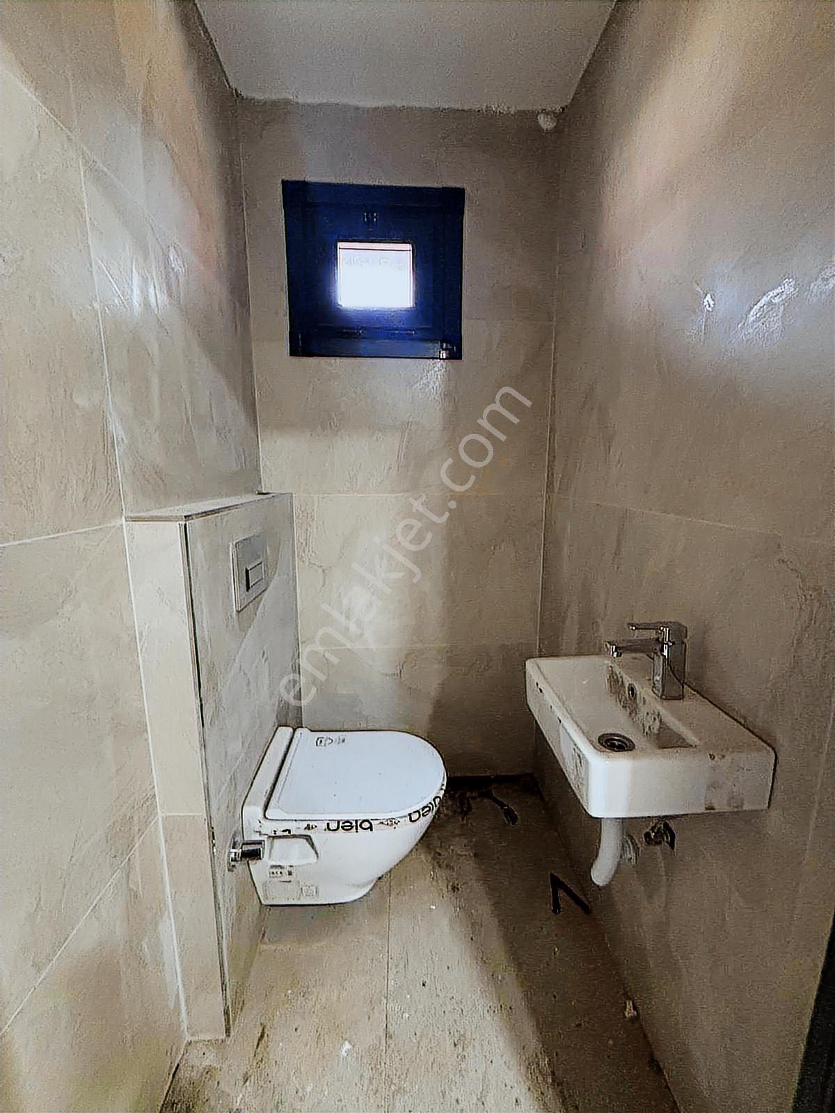 Mahmutbey Caddesi Üzerinde 150 M² Depolu Satılık Dükkan - Görsel 9
