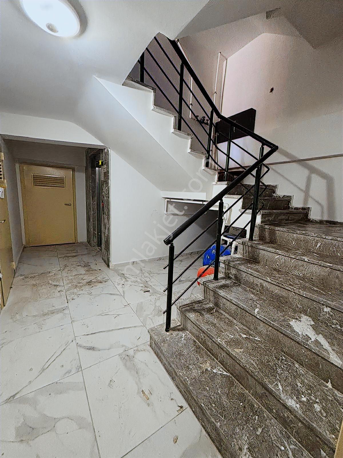 Mahmutbey Caddesi Üzerinde 150 M² Depolu Satılık Dükkan - Görsel 16