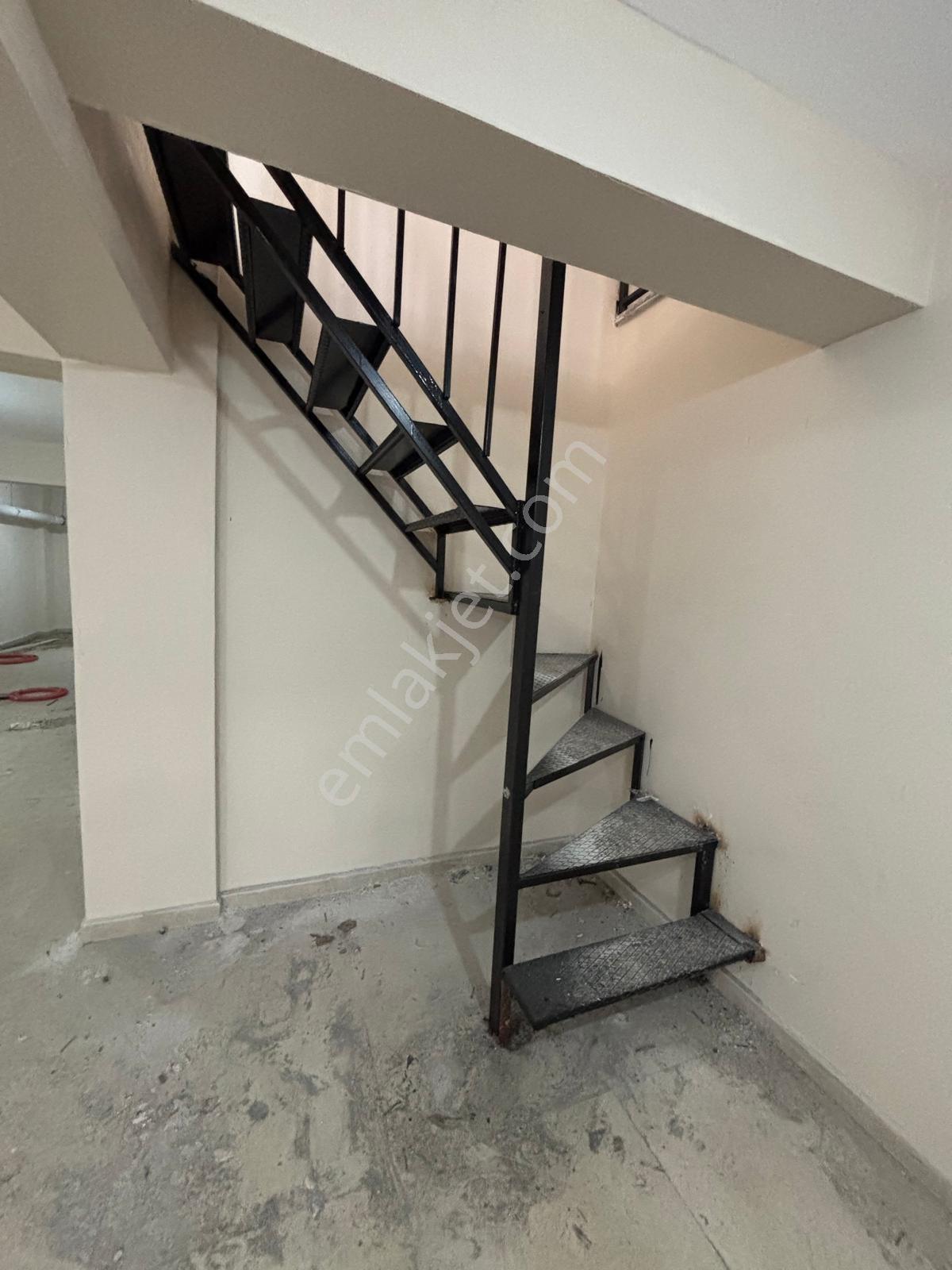 Mahmutbey Caddesi Üzerinde 150 M² Depolu Kiralık Dükkan - Görsel 15