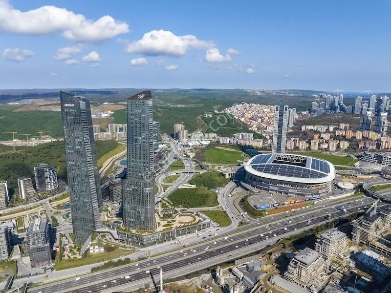 Skyland İstanbul'da 278m2 Kdv Avantajlı Teraslı Satılık Ofis