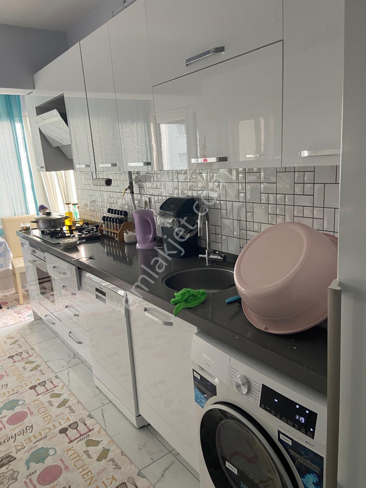 Seferihisar Camiikebir Mahallesinde Satılık 3+1 Daire