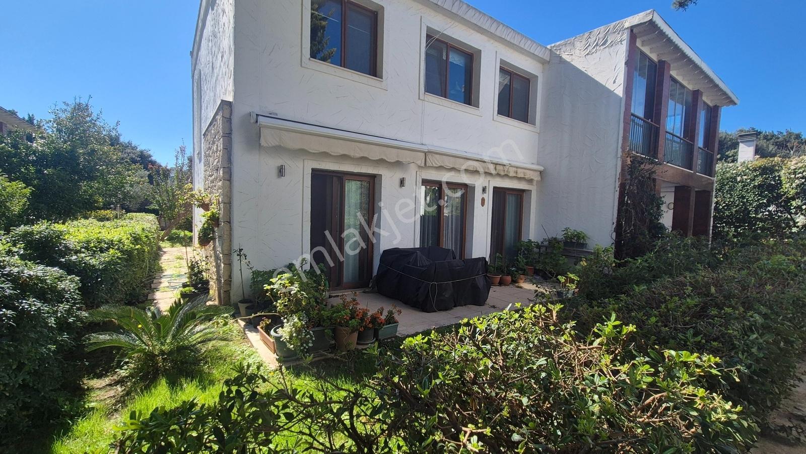 Bodrum Konacık'ta Site İçinde Sezonluk Eşyalı Kiralık Dubleks