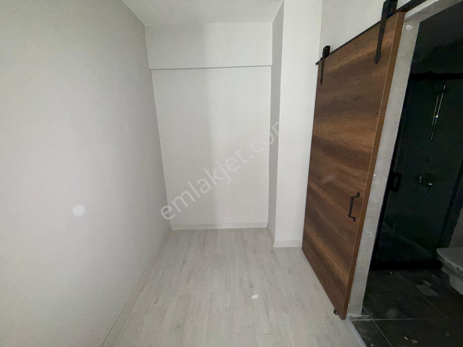 Krc'den Sıfır Binada Giyinme Odalı Kilerli 3+1 Satılık Daire - Görsel 23