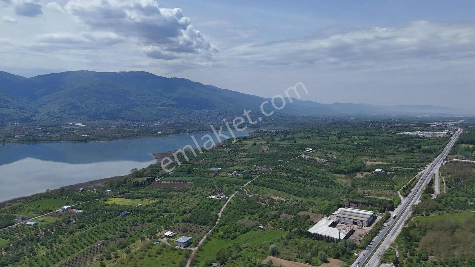 Tarcanlardan Yenieşmede 1735 Metre Kare Fulll. Göl Manzaralı - Görsel 17