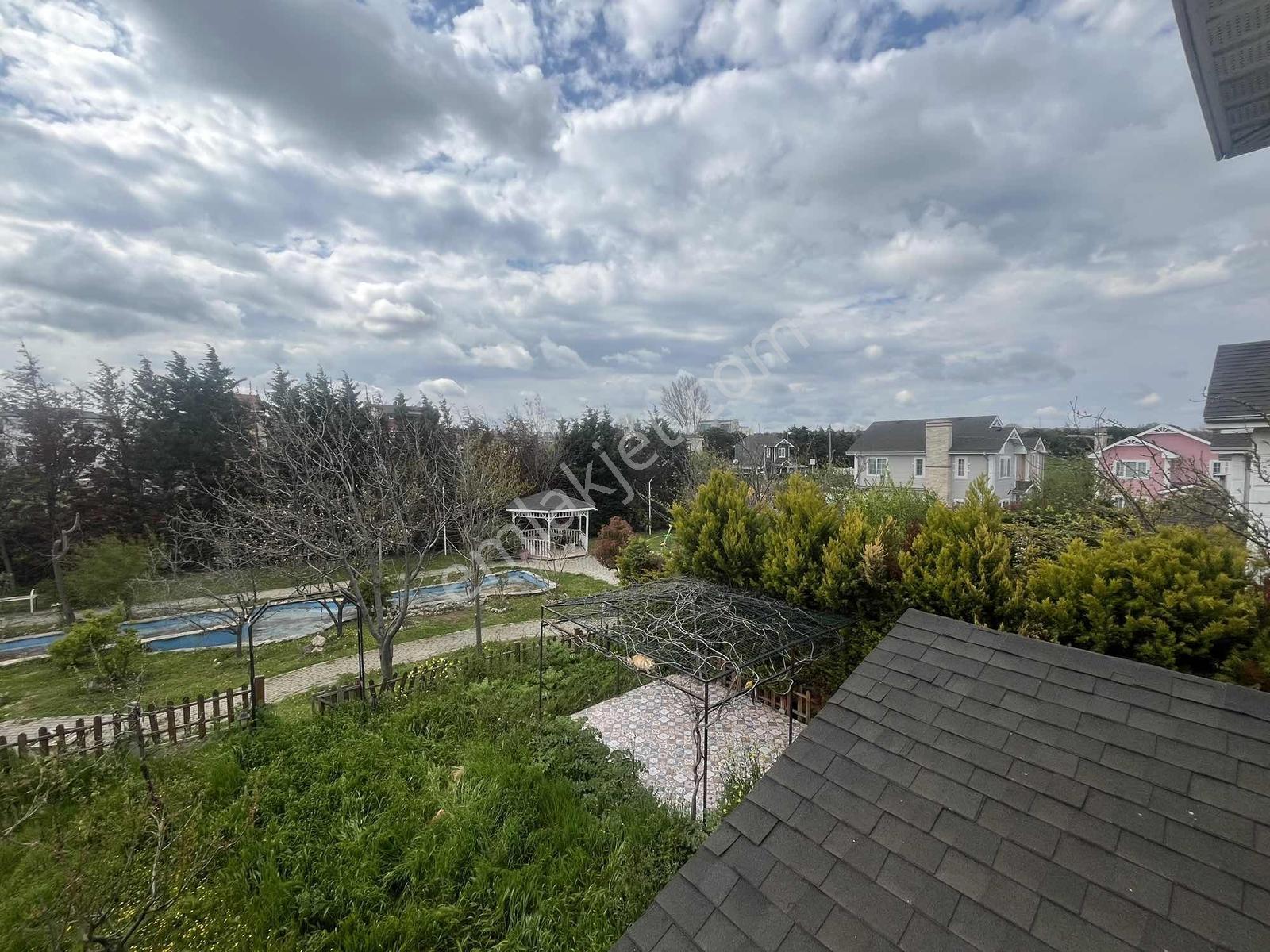 Silivri Marsu Parkta Site İçi Güvenlikli, Bahçeli Lüks Villa - Görsel 25