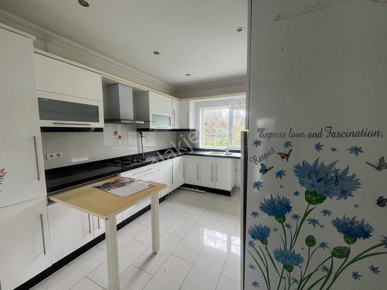 Silivri Marsu Parkta Site İçi Güvenlikli, Bahçeli Lüks Villa - Görsel 26