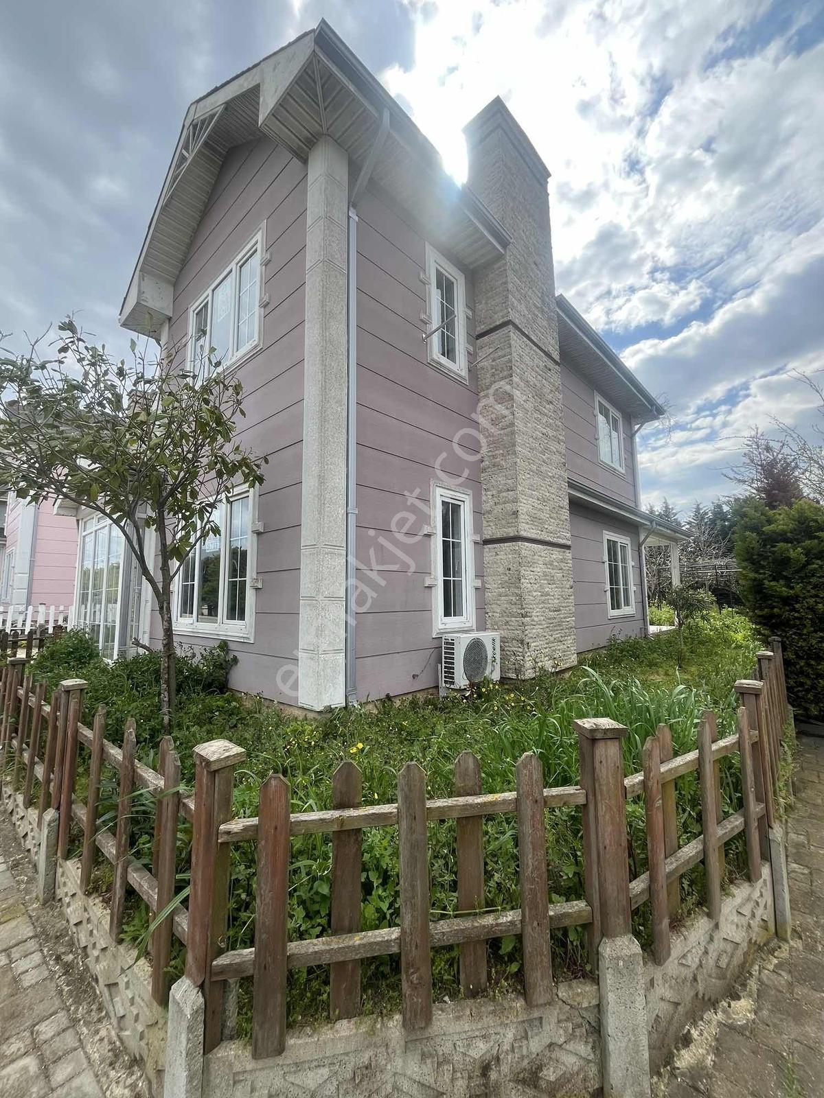 Silivri Marsu Parkta Site İçi Güvenlikli, Bahçeli Lüks Villa - Görsel 20