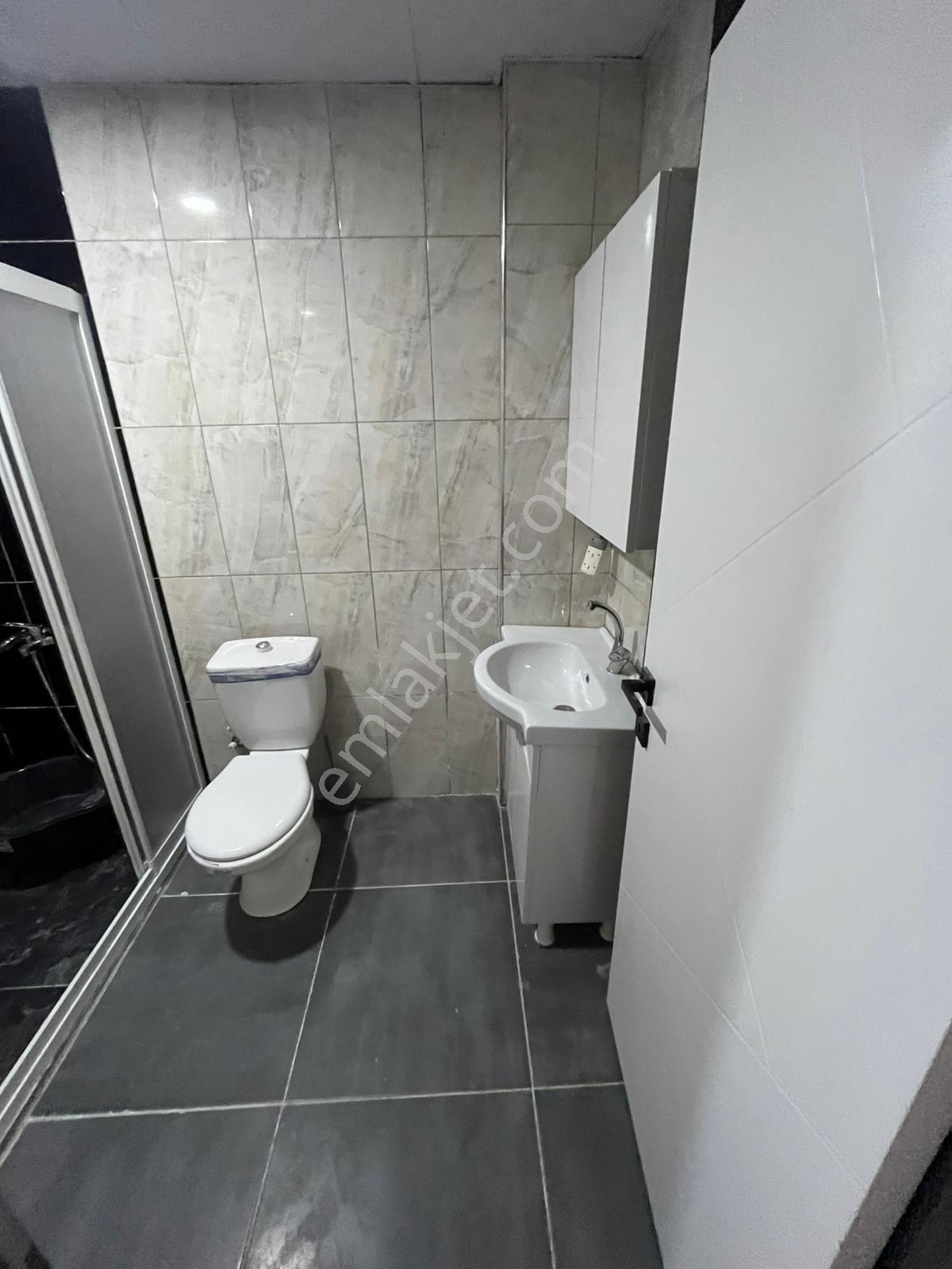 Merkezde 1+1 Eşyalı -- Kiracılı Satılık Daire -- Burcu Emlaktan - Görsel 8