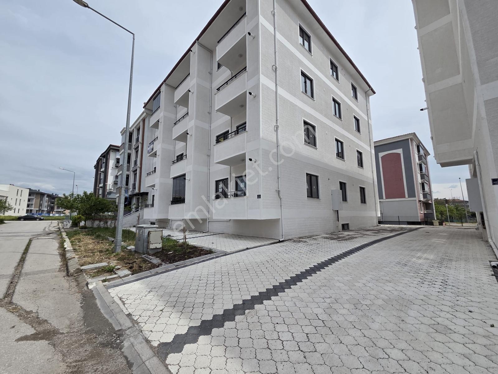 Mir'den Gop'da Sevgi Hst. Arkası Sıfır 1+1 Kiralık Eşyalı Daire - Görsel 2