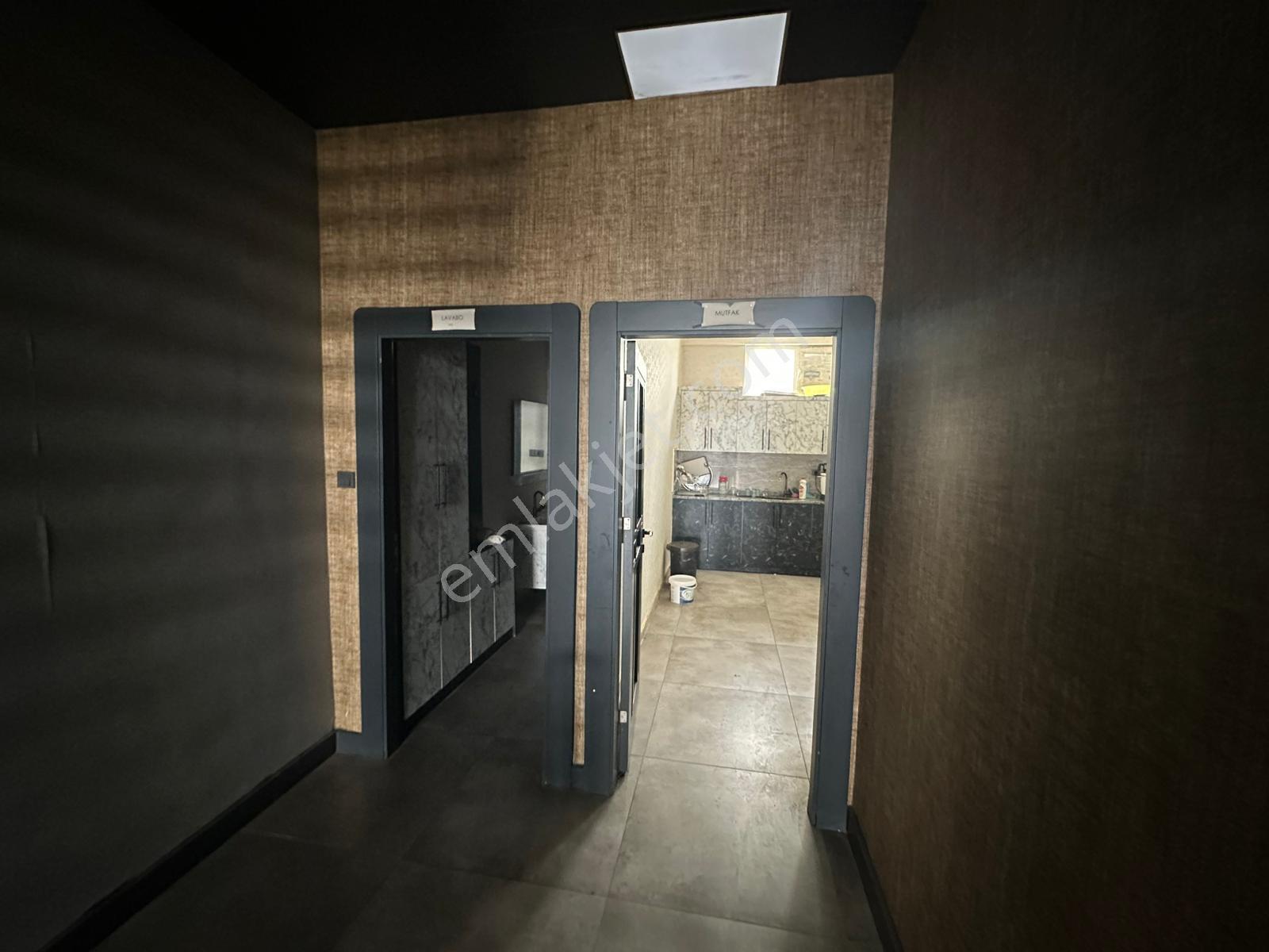 Sahibinden Ana Cadde Üzeri 450 M² 3 Katlı İskanlı Ticari Dükkan - Görsel 13
