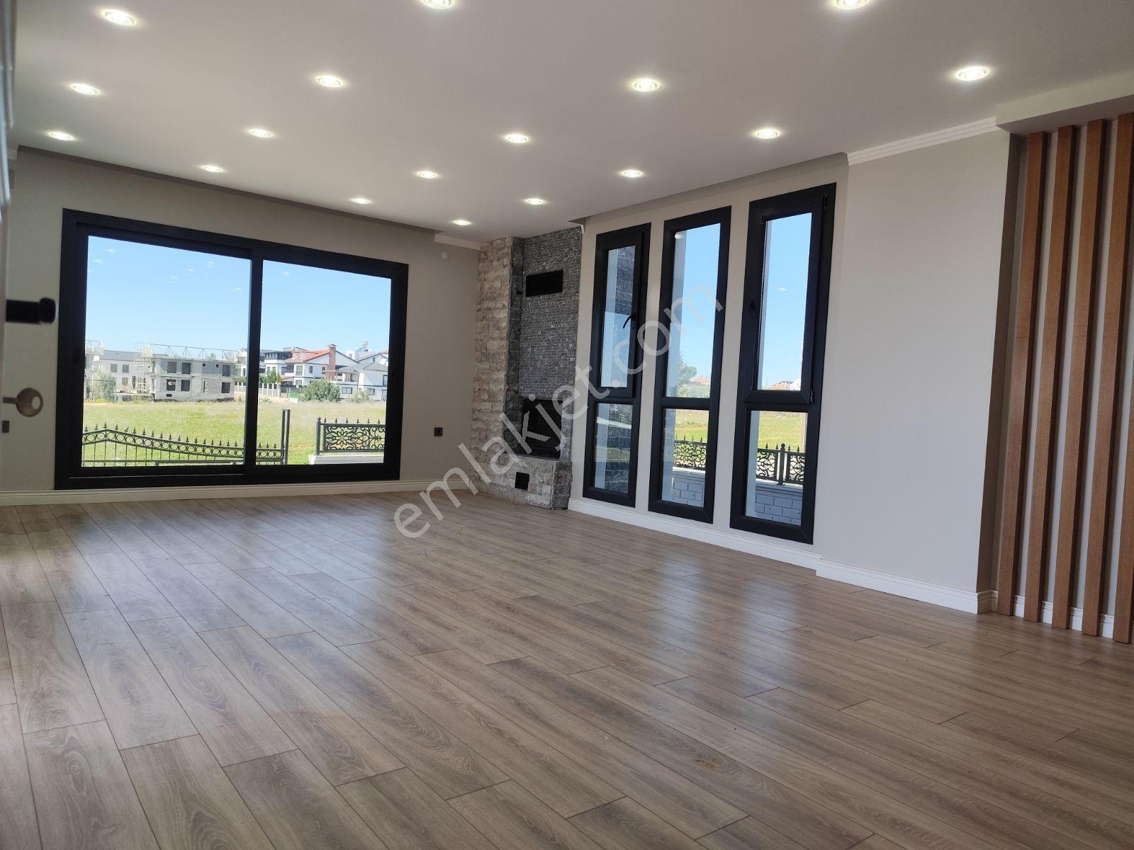 Çınarlı Mevkii Havuzlu İskanlı 9+2 Lüx İşçilikli Tripleks Villa - Görsel 29