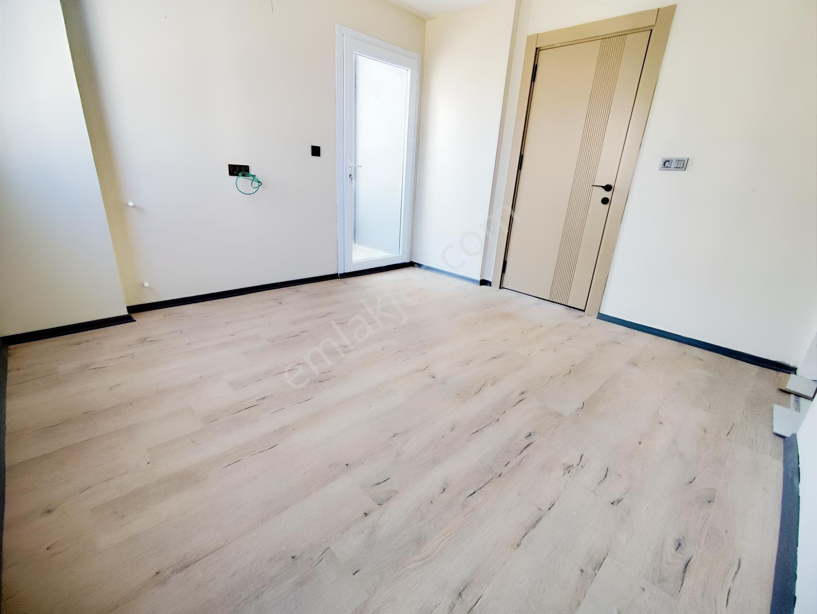 Merkezi Lokasyonda Bulvar Üzerinde Kiralık 2+1 Daire - Görsel 7