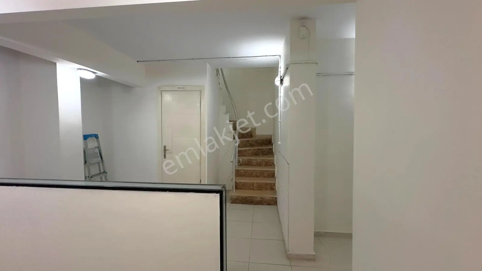 Remaxtan Kiralık Cadde Üzerinde 174 M2 Boş Dükkan - Görsel 3