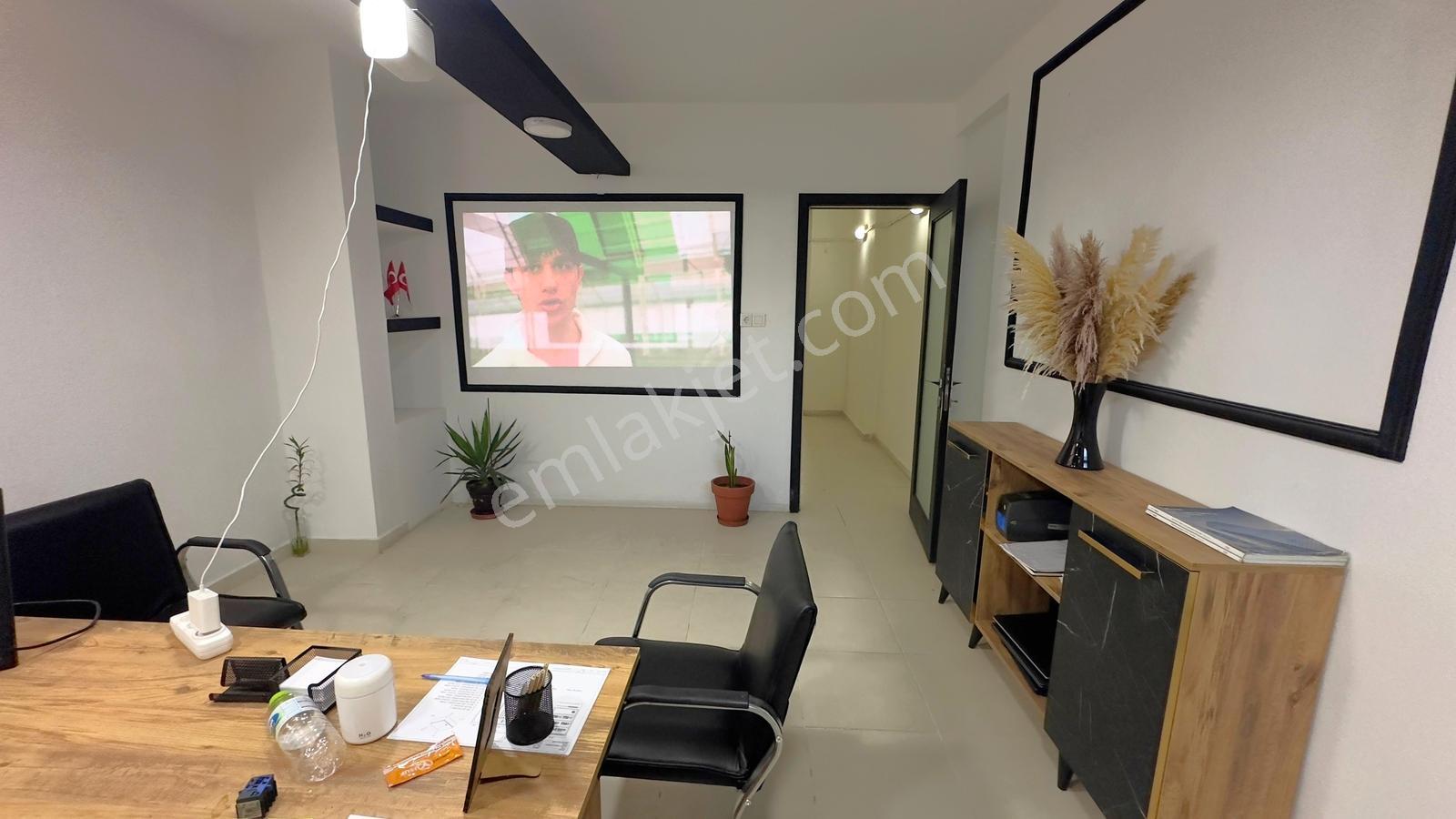 Remaxtan Kiralık Cadde Üzerinde 174 M2 Boş Dükkan - Görsel 6