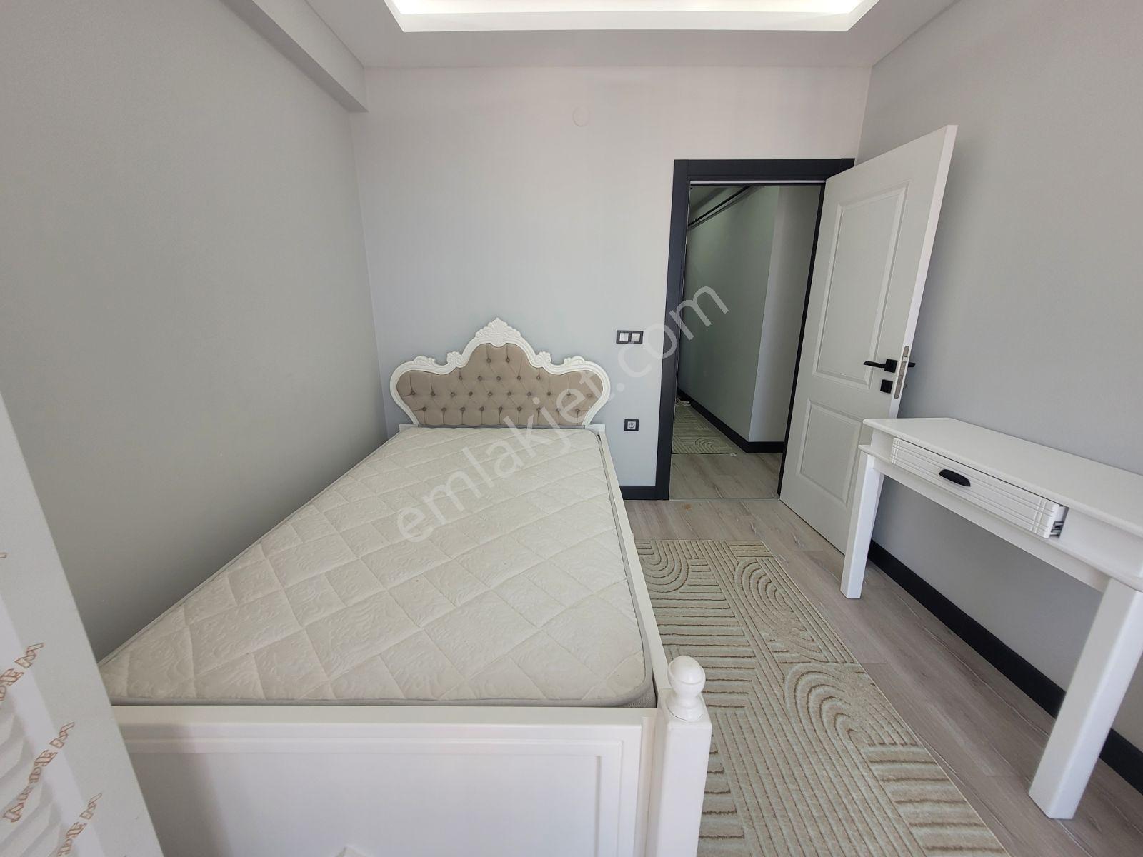 25.000 Tl Kiracılı Deniz Manzaralı Lüks Eşyalı Satılık 1+1 Daire - Görsel 4