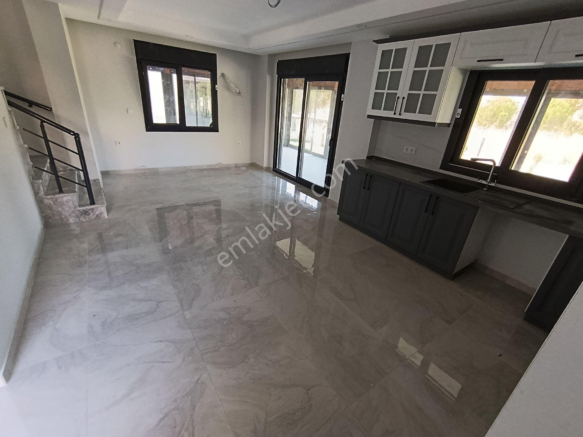 Taş Emlak'tan Geniş Bahçeli Elit Konumda Sıfır Villa - Görsel 6