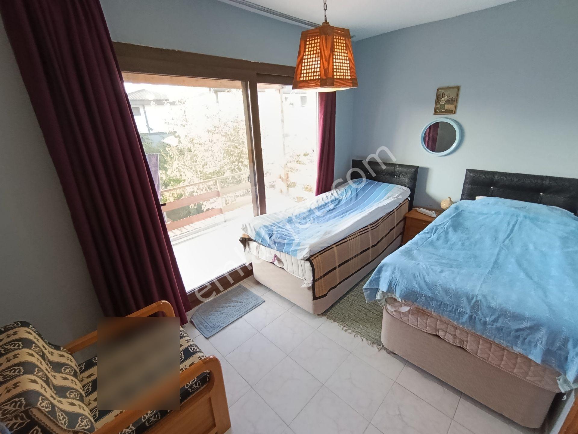 Taş Emlak'tan Site İçinde Bakımlı Fırsat Villa - Görsel 28