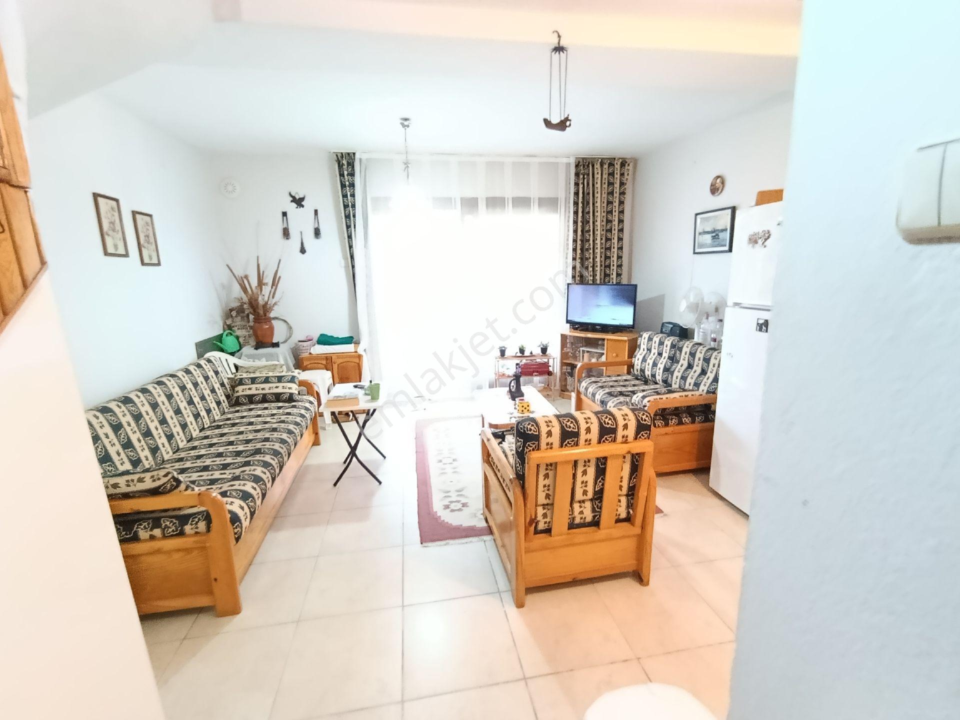 Taş Emlak'tan Site İçinde Bakımlı Fırsat Villa - Görsel 19