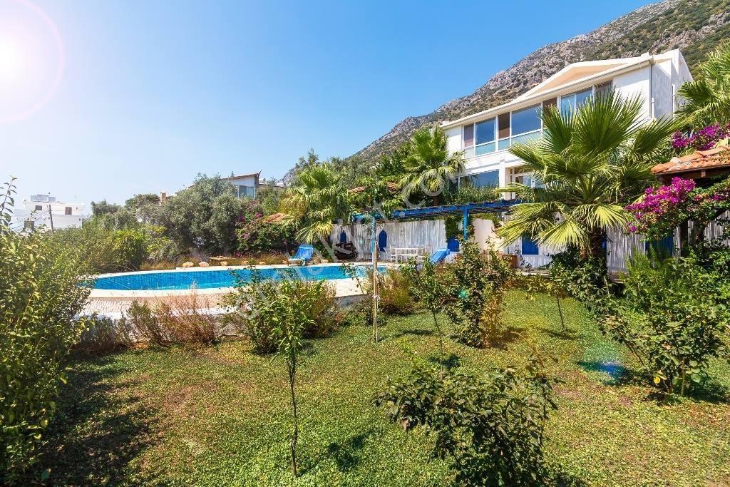Kalkan Körderede Geniş Bahçeli, Deniz Manzaralı Müstakil Villa - Görsel 12