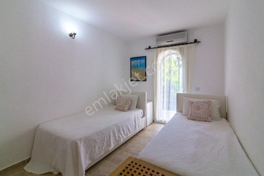Kalkan Körderede Geniş Bahçeli, Deniz Manzaralı Müstakil Villa - Görsel 10