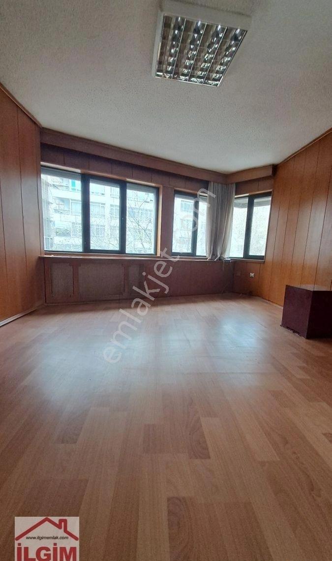 Kızılay Ziya Gökalp Caddesi Ted Yakını 2+1 Teras Kullanımlı Daire - Görsel 25