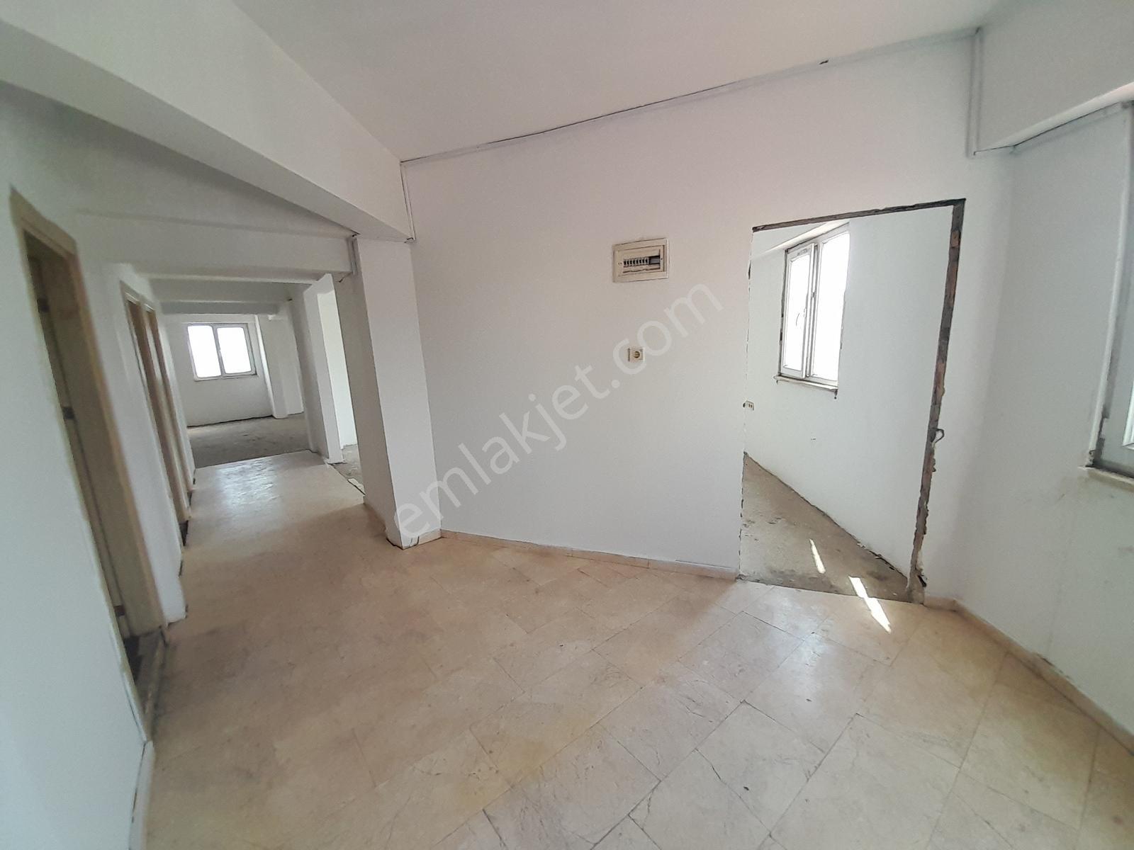 Arifiye / Hanlıköy Merkez - Artvin Sanayinde Kiralık Dükkan - Görsel 21