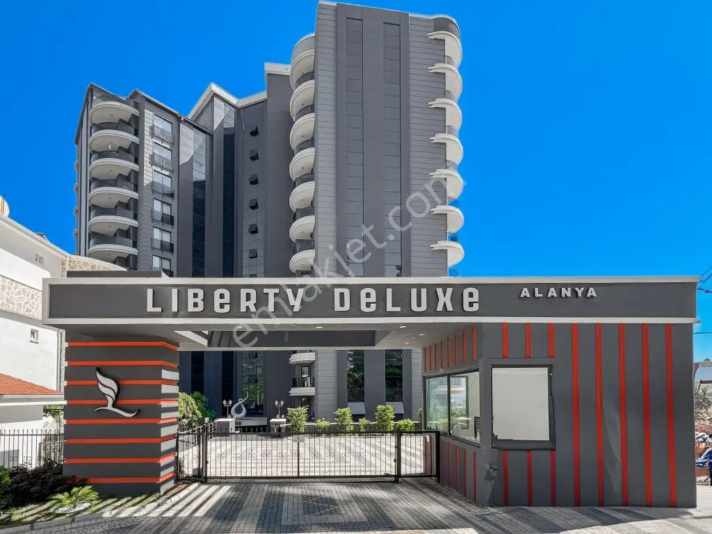 Alanya Mahmutlar Otel Konseptinde Full Alt Yapıya Sahip Sitede Satılık Daire
