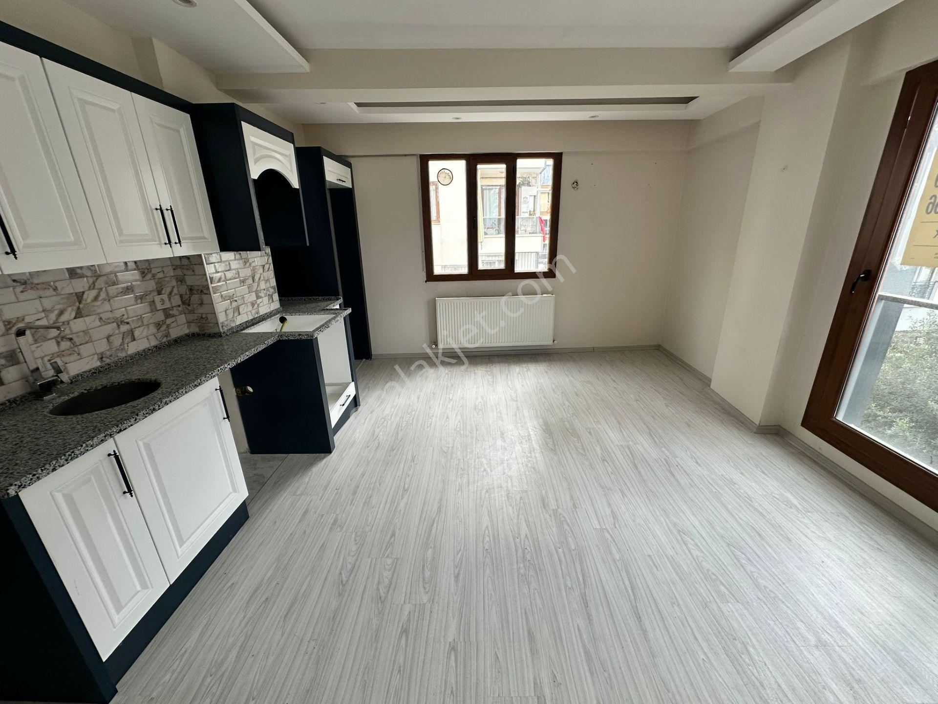 Zeki Emlak'tan Manisa Yunusemre Muradiye Mahallesinde Kiralık 2+1 Daire - Görsel 2