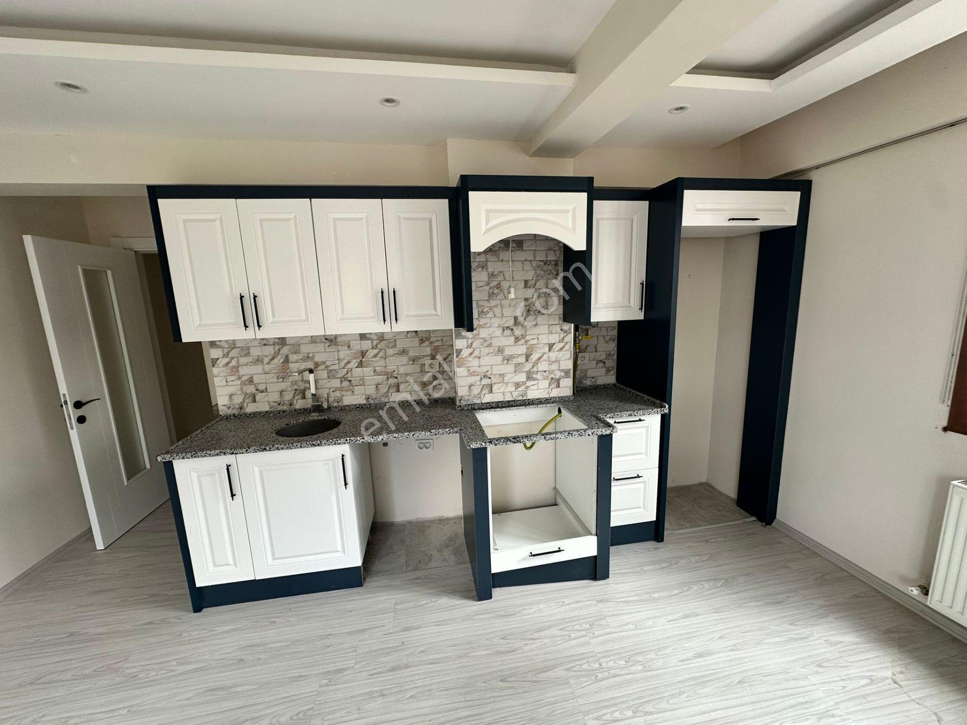 Zeki Emlak'tan Manisa Yunusemre Muradiye Mahallesinde Kiralık 2+1 Daire