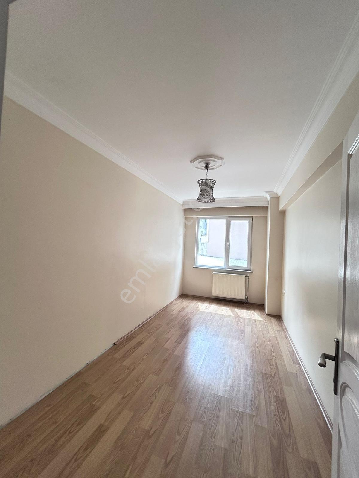 Reşadiye Askent Caddesinde Kapalı Otoparklı 3+1 Kiralık Daire - Görsel 11