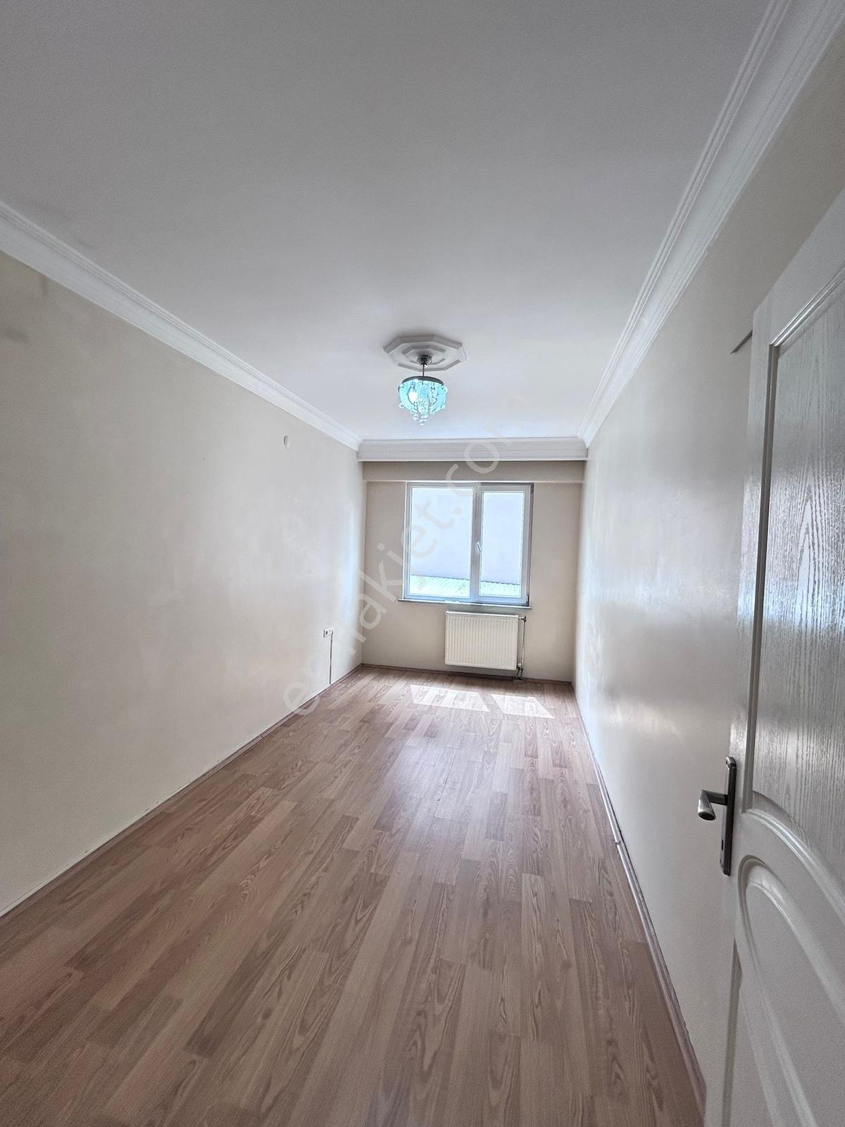Reşadiye Askent Caddesinde Kapalı Otoparklı 3+1 Kiralık Daire - Görsel 15