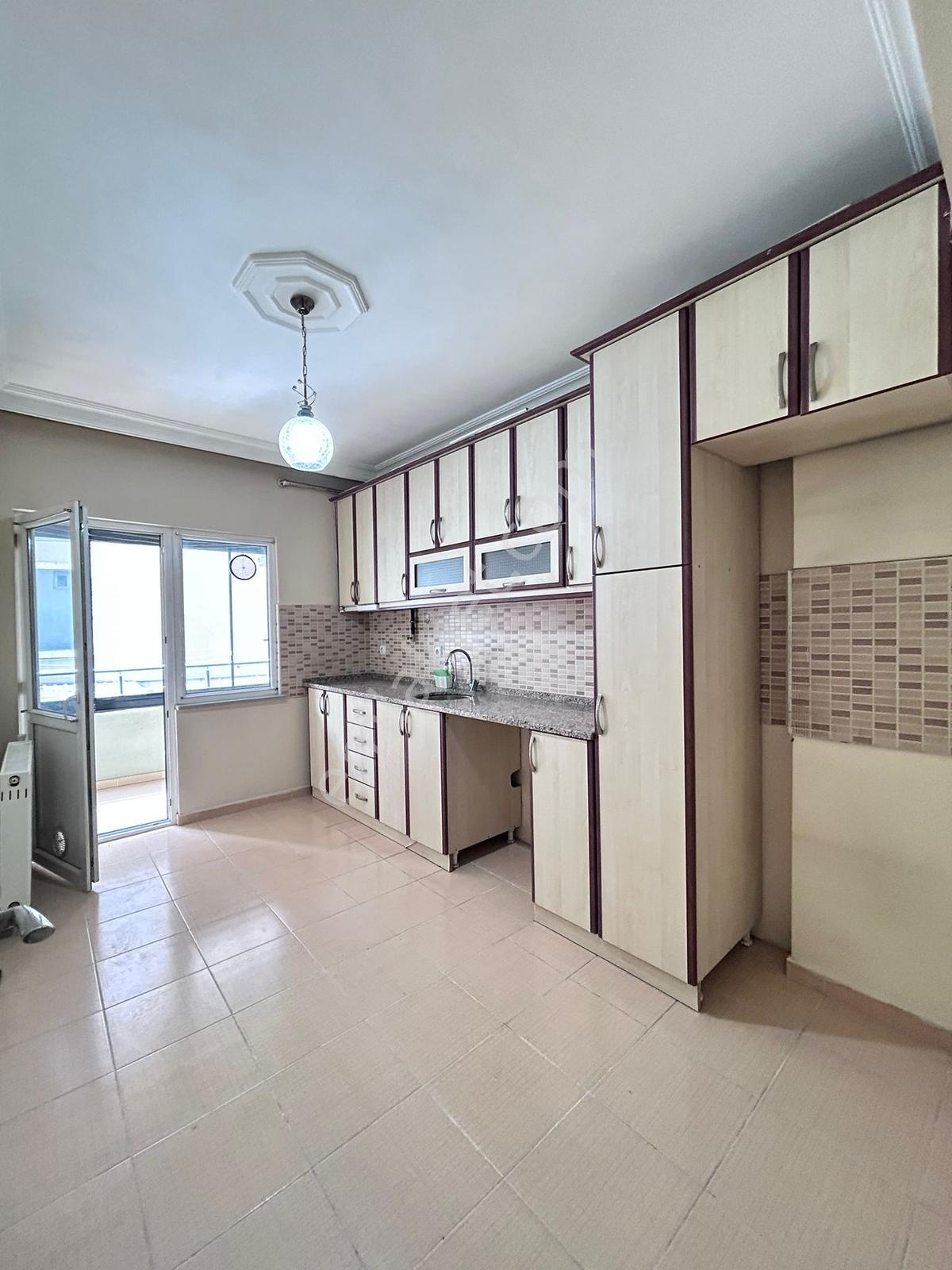 Reşadiye Askent Caddesinde Kapalı Otoparklı 3+1 Kiralık Daire - Görsel 12