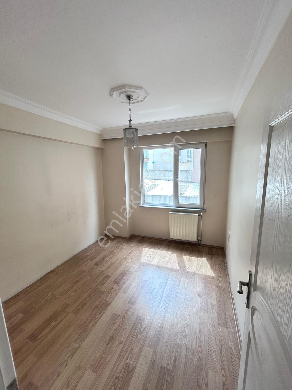Reşadiye Askent Caddesinde Kapalı Otoparklı 3+1 Kiralık Daire - Görsel 16