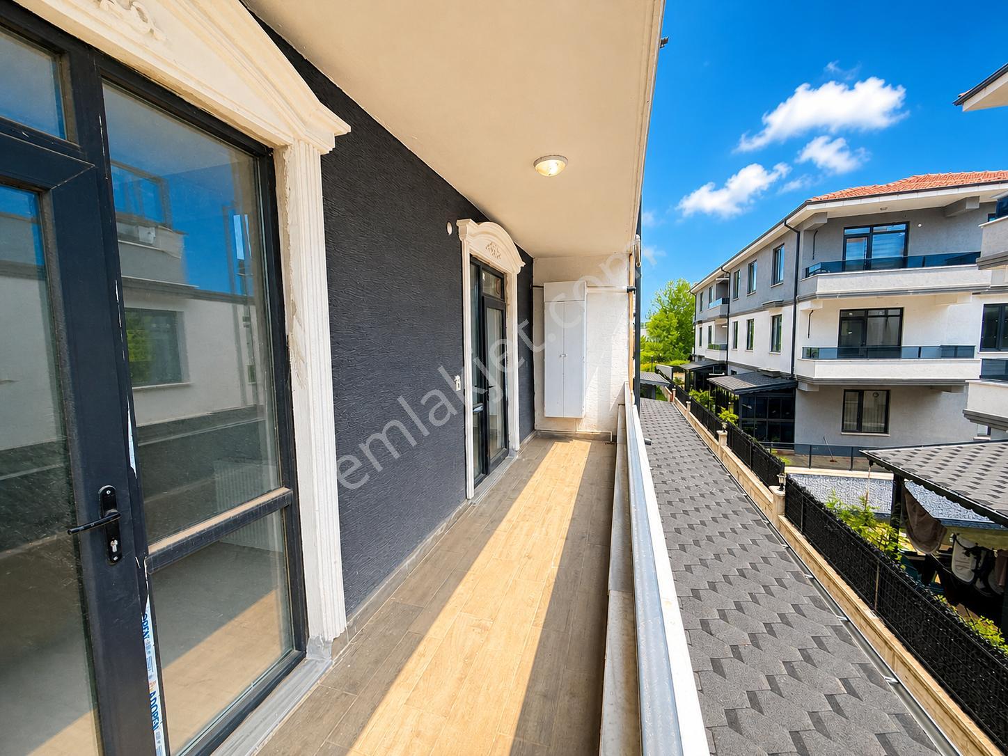 Karasu'da Havuzlu Site İçerisinde Ara Kat 2+1 Eşyasız Kiralık Daire - Görsel 17