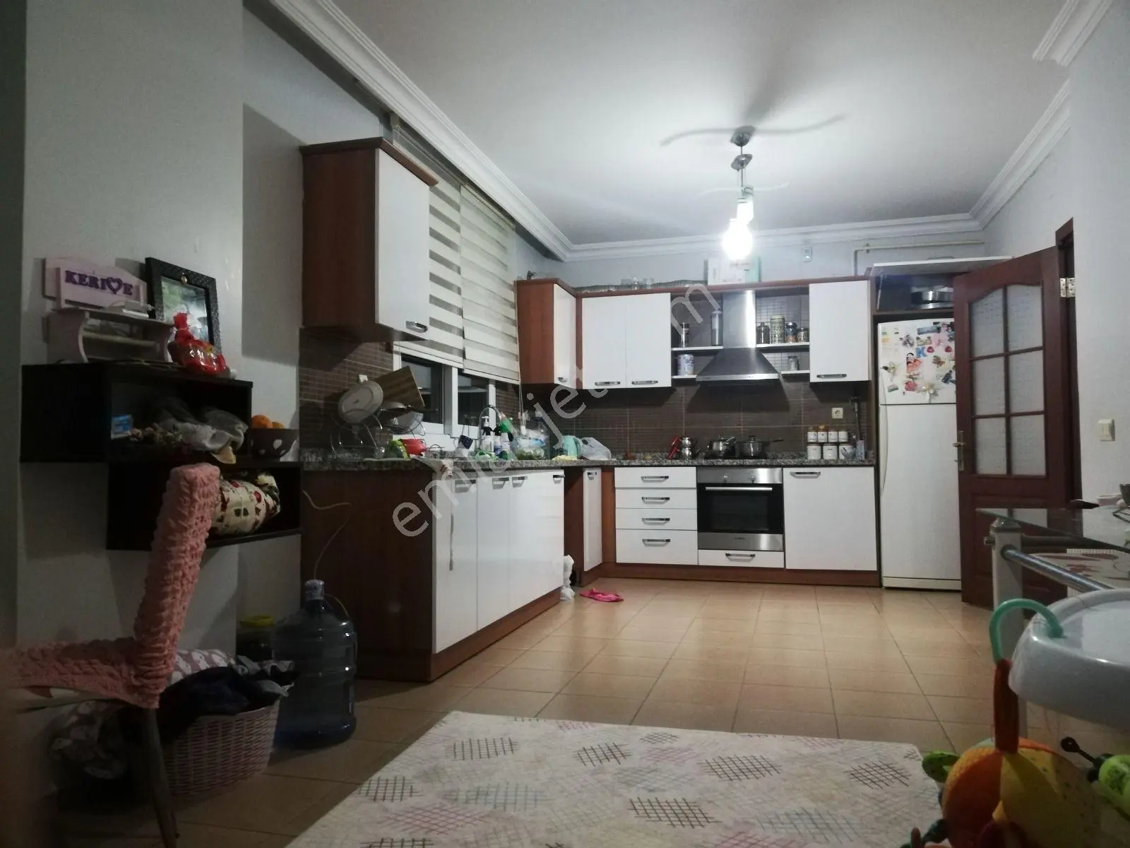 Geniş Doğalgazlı Ebeveyn Banyolu Merkezi Konumda Kiralık Daire - Görsel 3