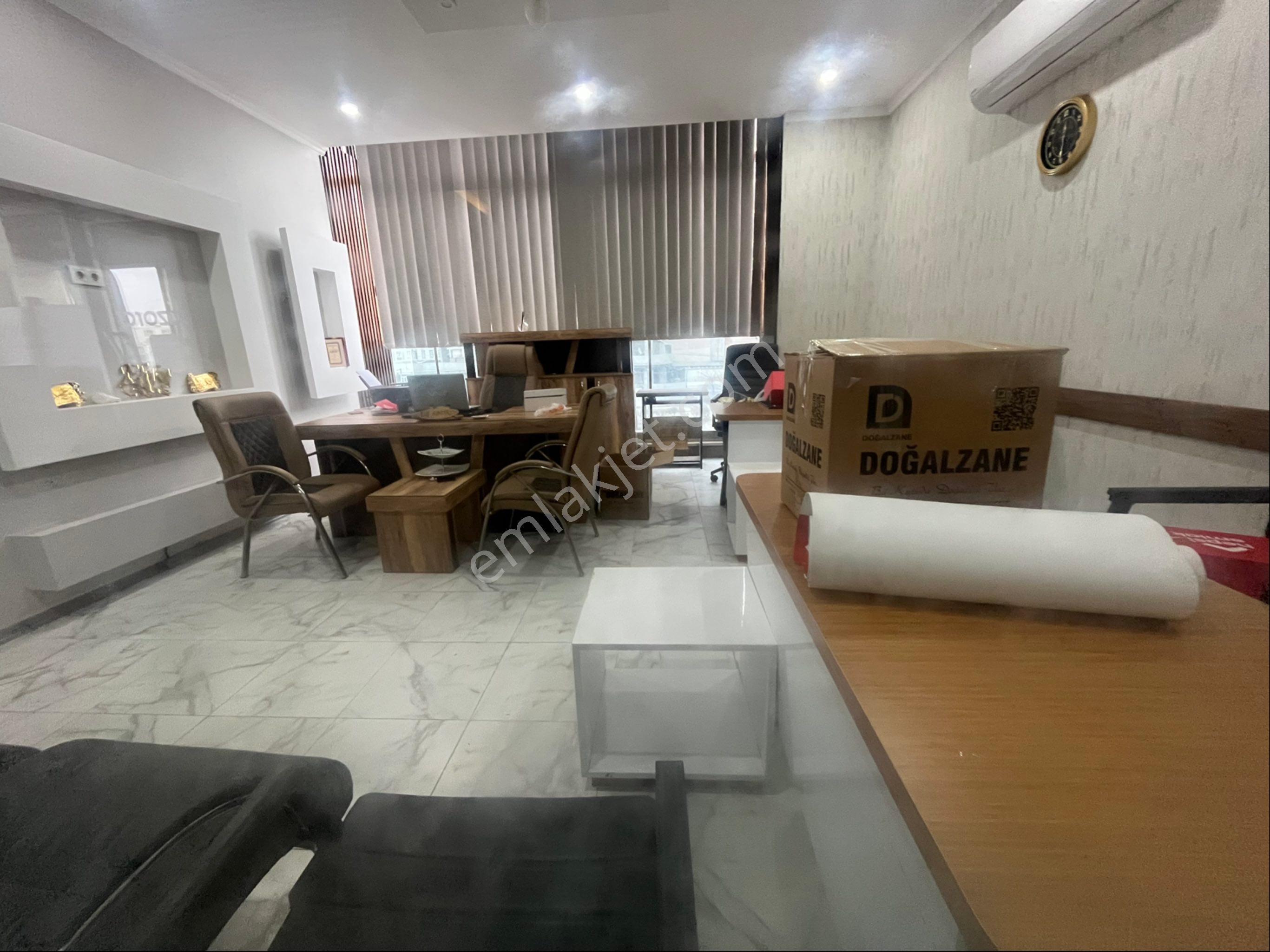 Mavera 1 Kiralık Ofis Ön Kullanım Alanı Hazır Yer - Görsel 7